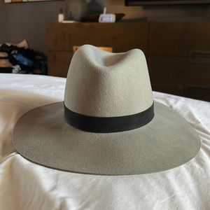 JANESSA LEONE HAT